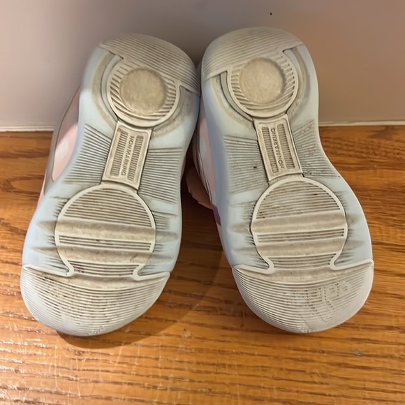 Adidas Minnie Mouse Pink and White Toddler Sneakers size 6 - Picture 9 of 9